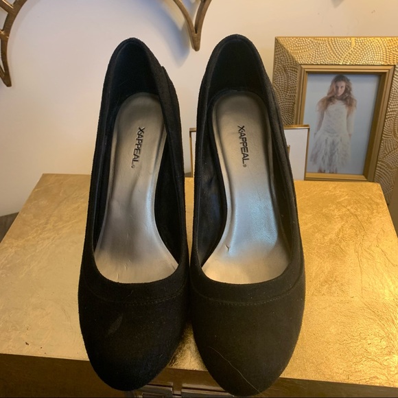 XAppeal Black Velvet Pumps 7.5 - Picture 4 of 13